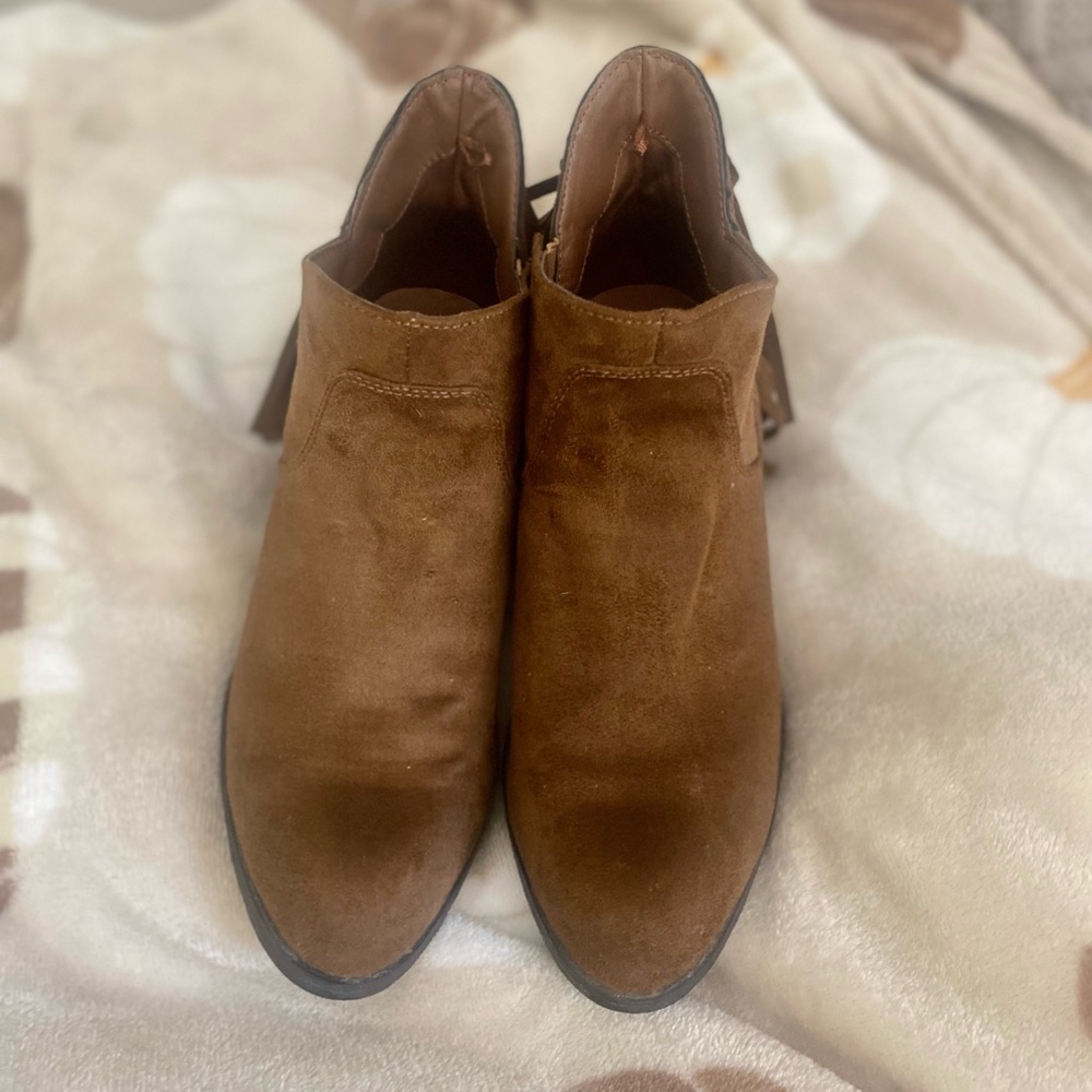 Faded Glory Brown Fringe Ankle Boots Size 7.